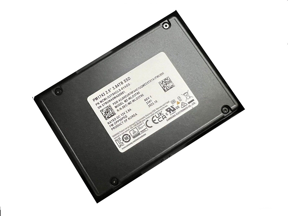 Samsung MZWLO3T8HCLS-00B07  